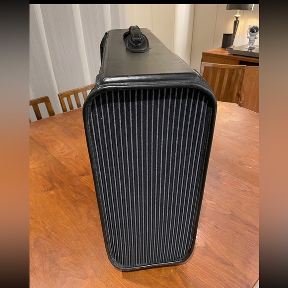 The French Company 1970s Vintage Luxury Luggage - Picture 6 of 16